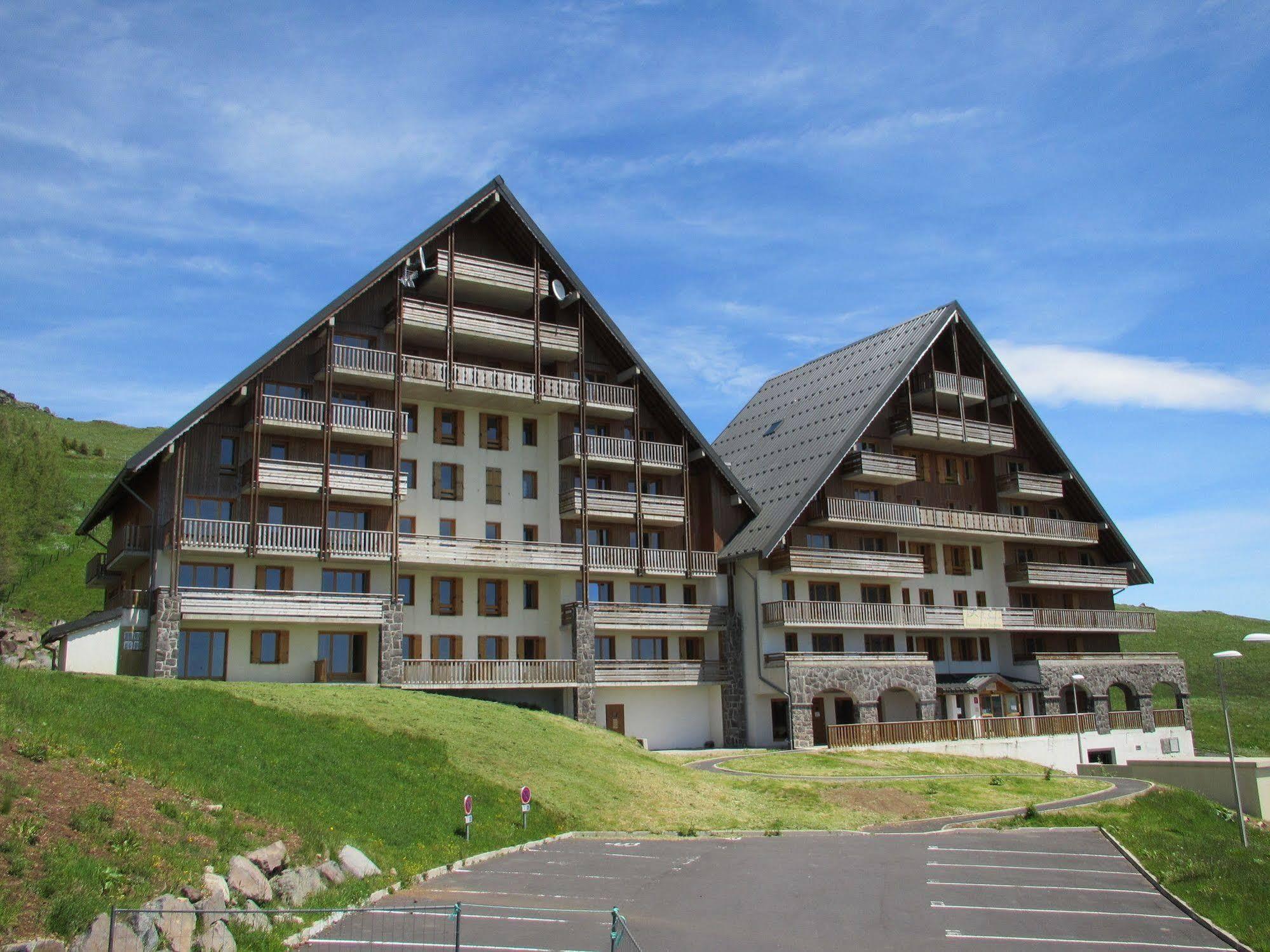 سوبر بيس O - Sancy Residence De Tourisme المظهر الخارجي الصورة